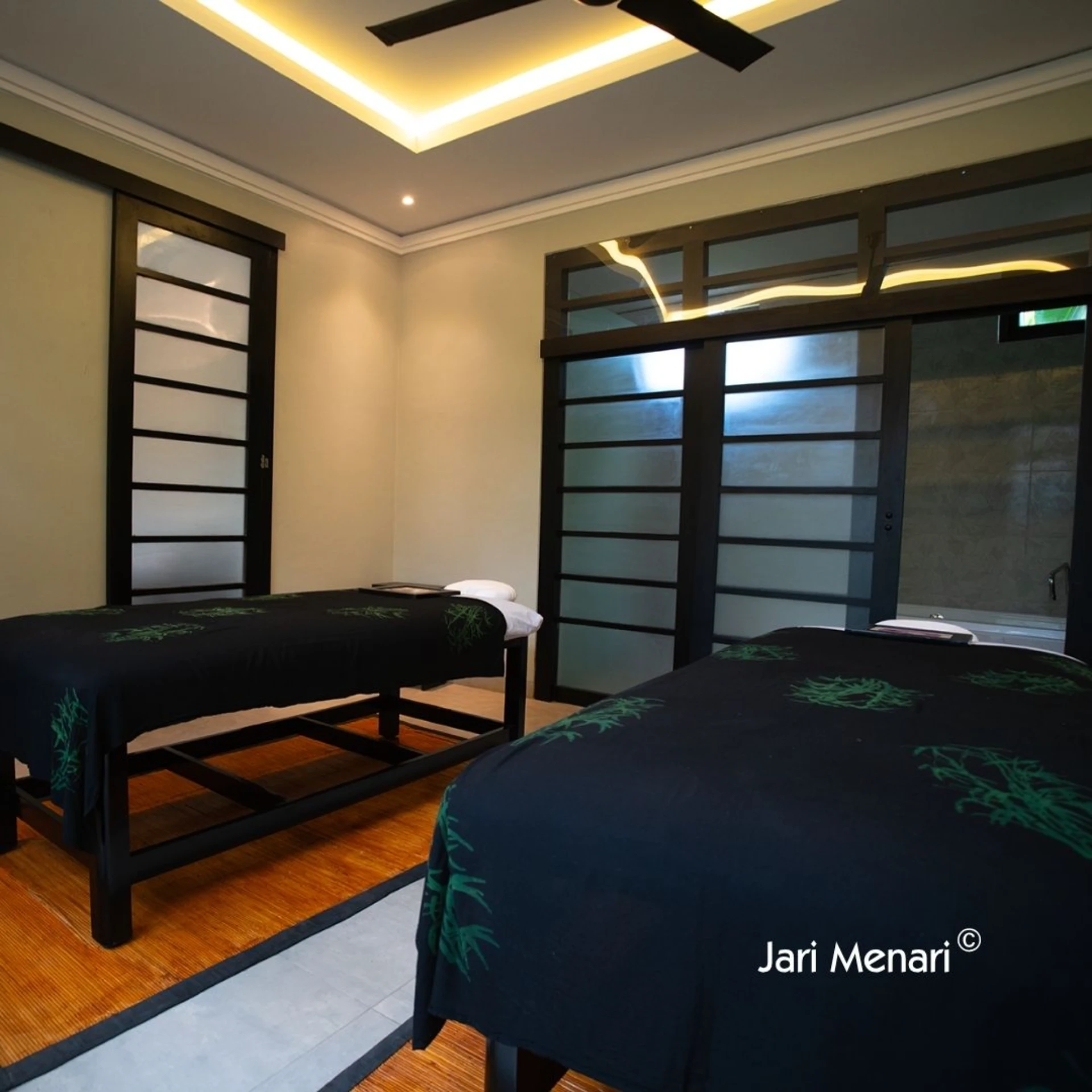 Ambiance of Jari Menari